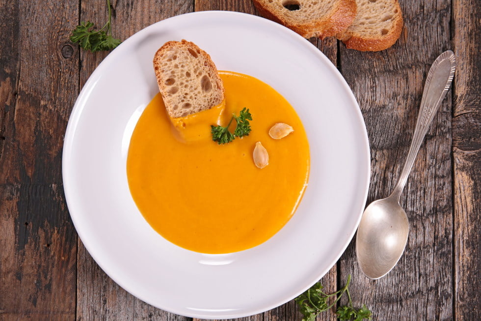 Cremige Kürbissuppe mit Ingwer und Kokosmilch - Biobeth